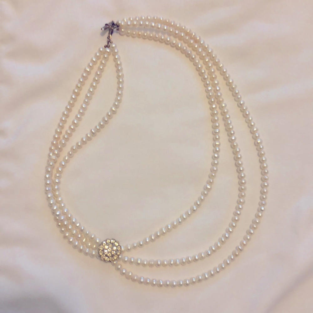 Pearl necklace (faux)